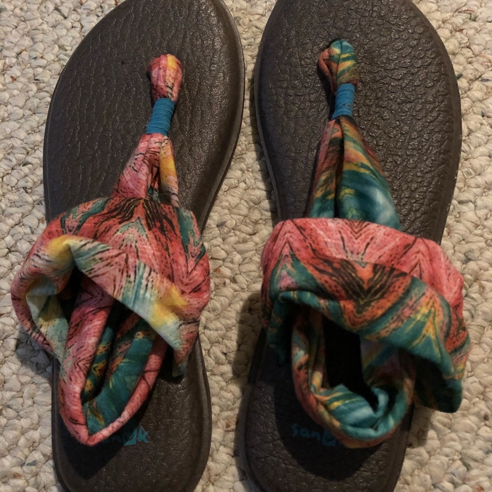 Sanuk yoga mat sandals